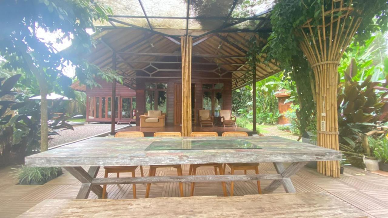 The Lodge Maribaya Cikareumbi Eksteriør bilde