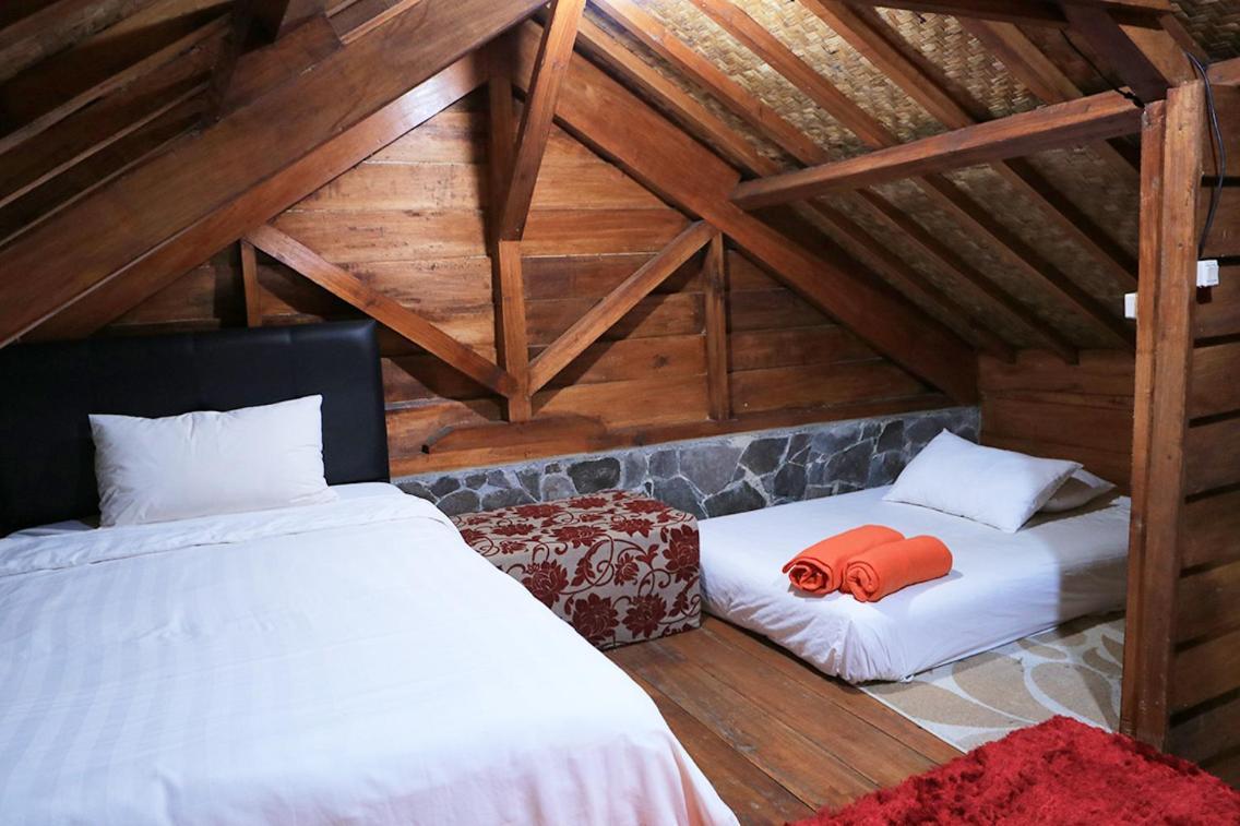 The Lodge Maribaya Cikareumbi Eksteriør bilde
